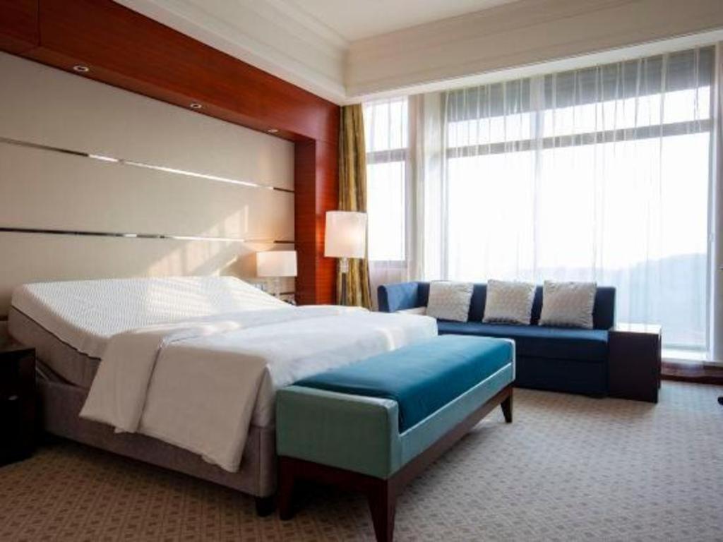 Suzhou Jinji Lake Grand Hotel Exterior photo