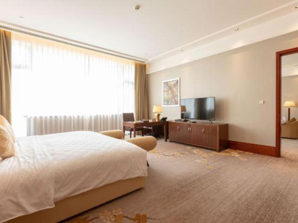 Suzhou Jinji Lake Grand Hotel Exterior photo