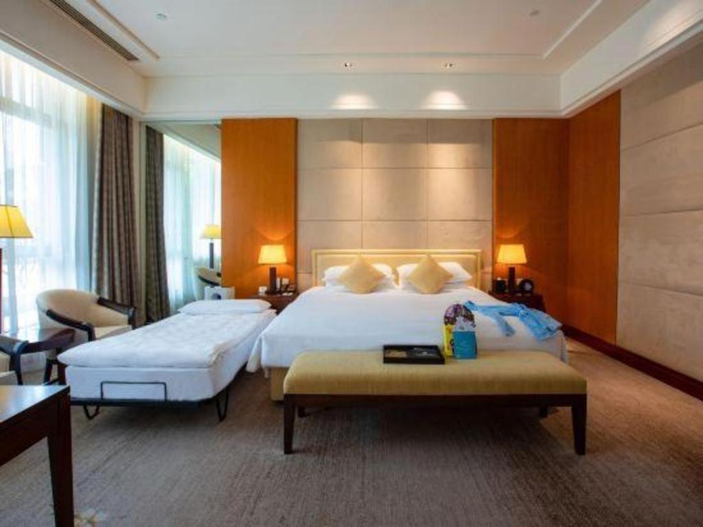 Suzhou Jinji Lake Grand Hotel Exterior photo